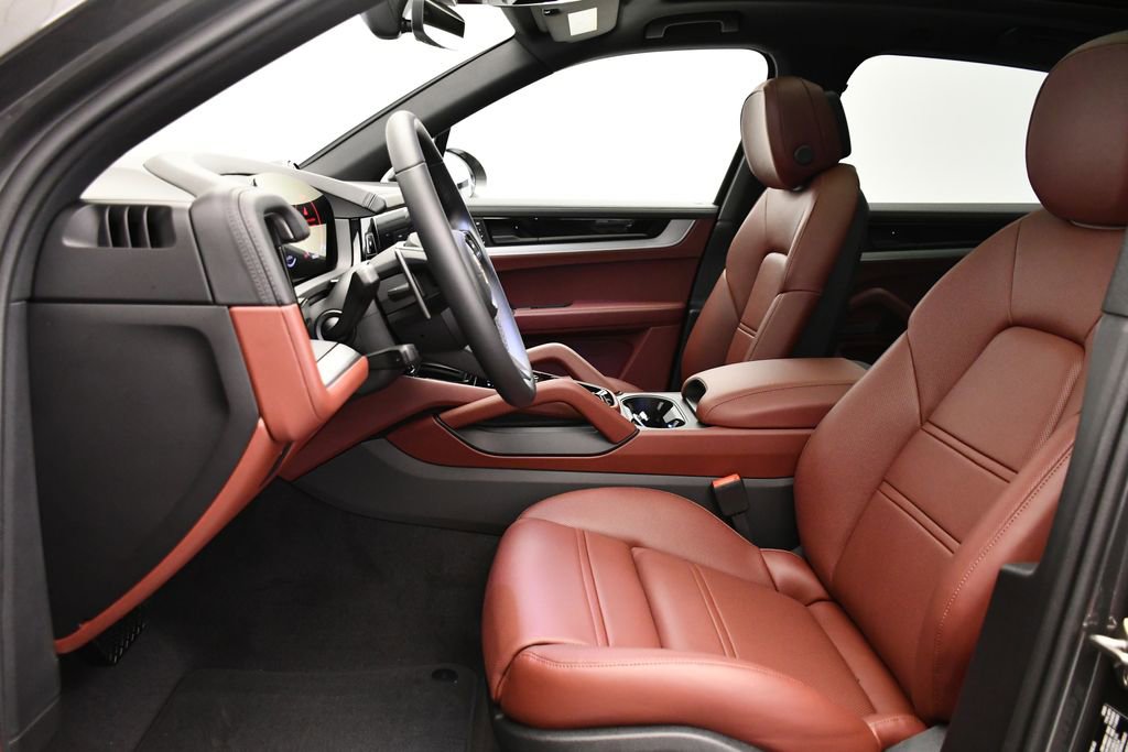 Certified 2025 Porsche Cayenne image 43