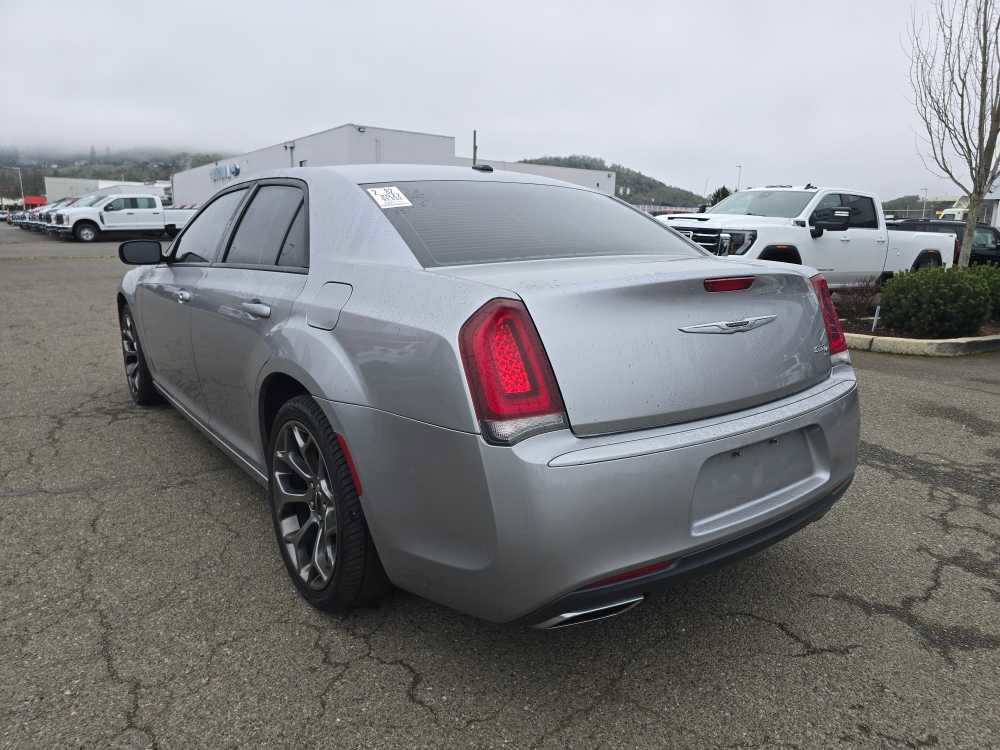 Used 2017 Chrysler 300 S image 2