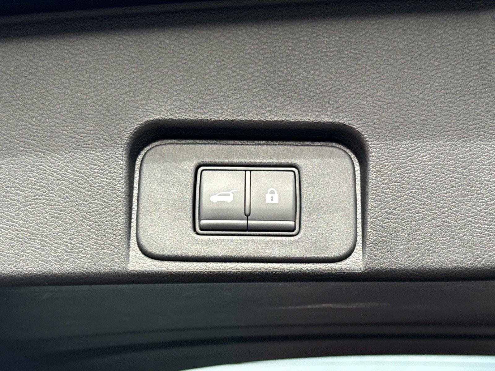 Used 2024 Nissan Rogue SV FWD image 13