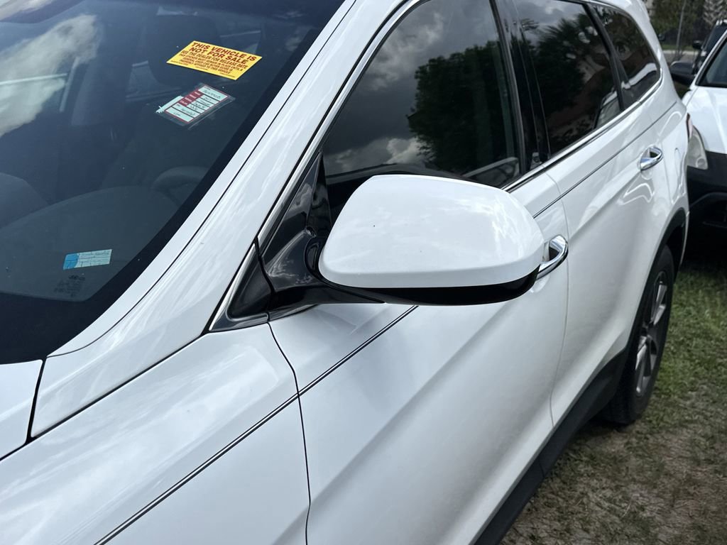 Used 2017 Hyundai Santa Fe SE image 6