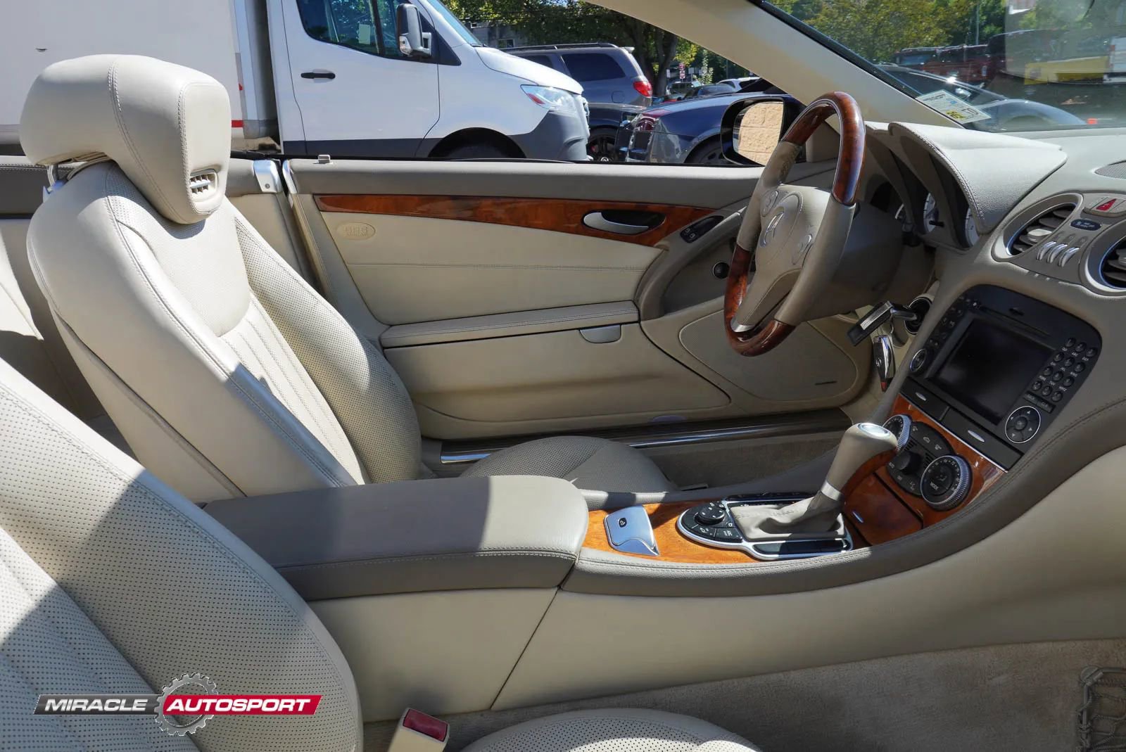 Used 2009 Mercedes-Benz SL 550 w/ Premium I Pkg image 39