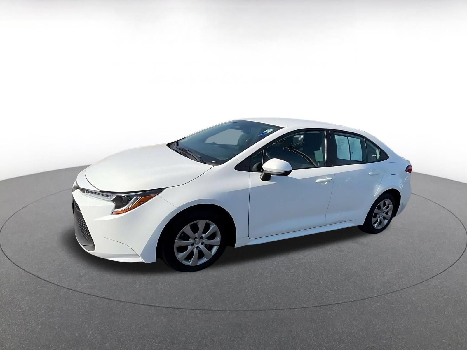 Used 2025 Toyota Corolla LE FWD image 8