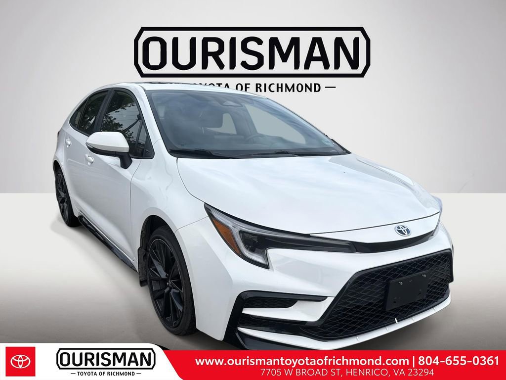 Used 2024 Toyota Corolla SE w/ SE Package image 1