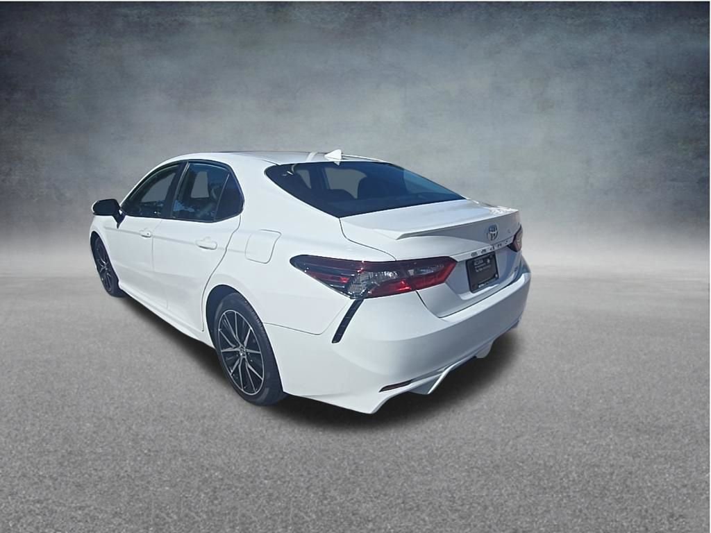 Used 2023 Toyota Camry SE FWD image 7