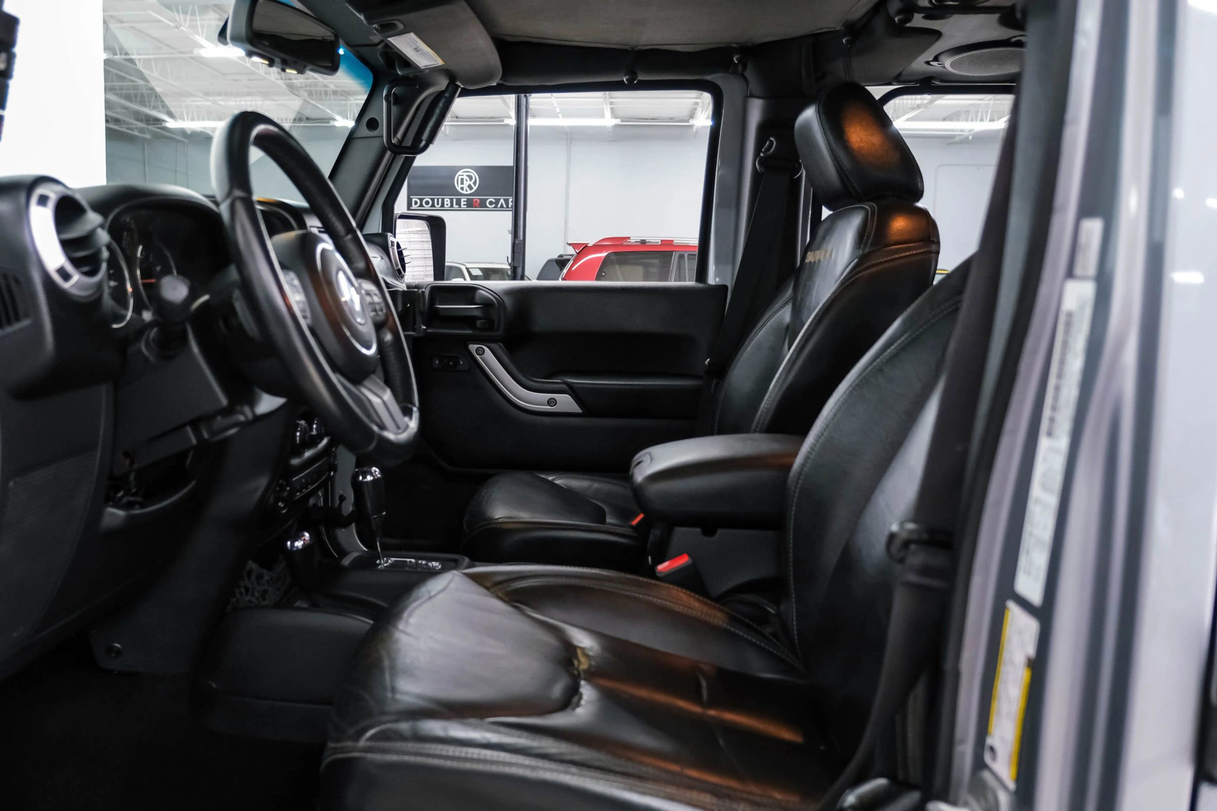 Used 2013 Jeep Wrangler Unlimited Sahara w/ Connectivity Group image 3