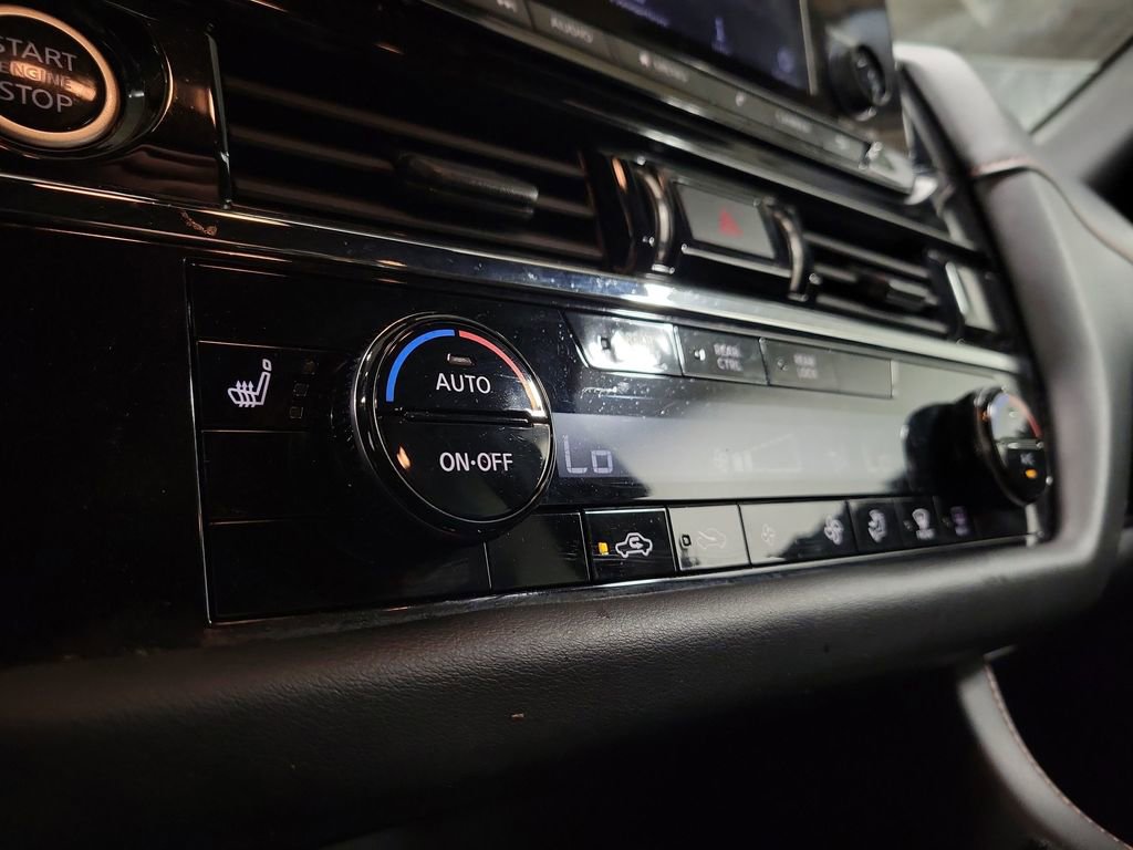 Used 2024 Nissan Pathfinder Rock Creek AWD/4WD image 17