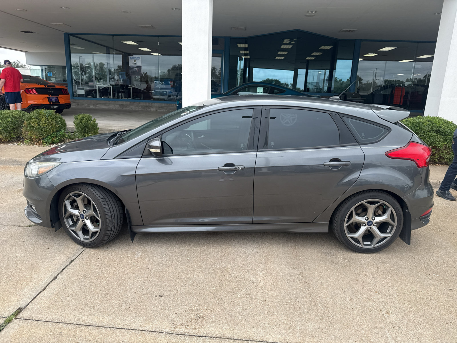 Used 2017 Ford Focus ST FWD image 9