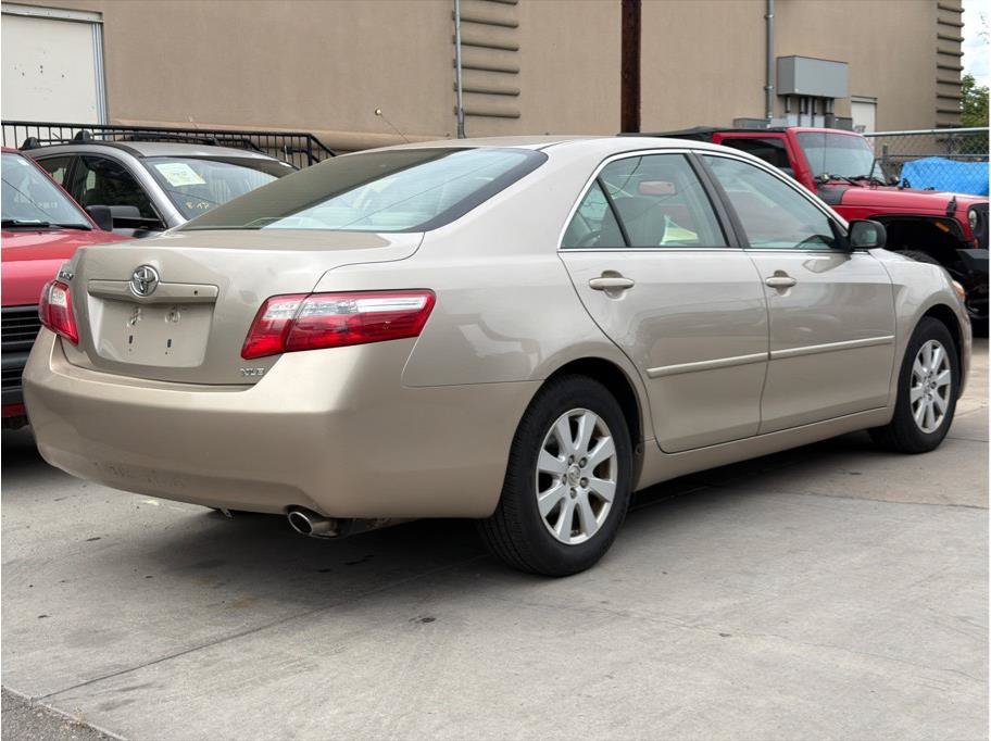 Used 2007 Toyota Camry XLE FWD image 3