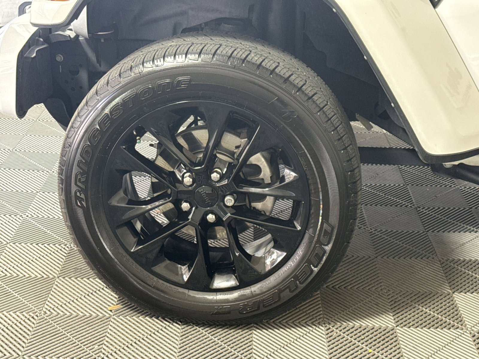 Used 2021 Jeep Wrangler Unlimited Sahara AWD/4WD image 12