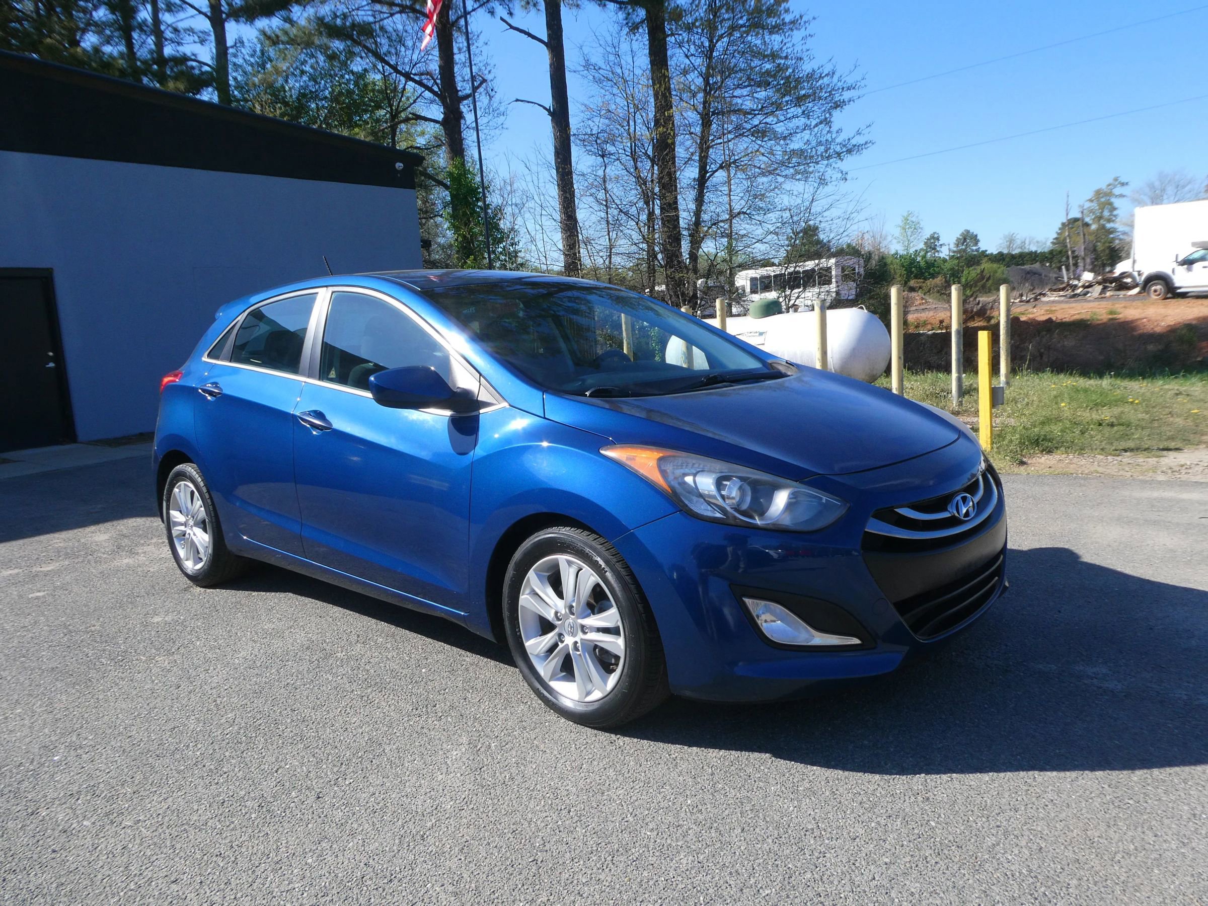 Used 2015 Hyundai Elantra GT image 3