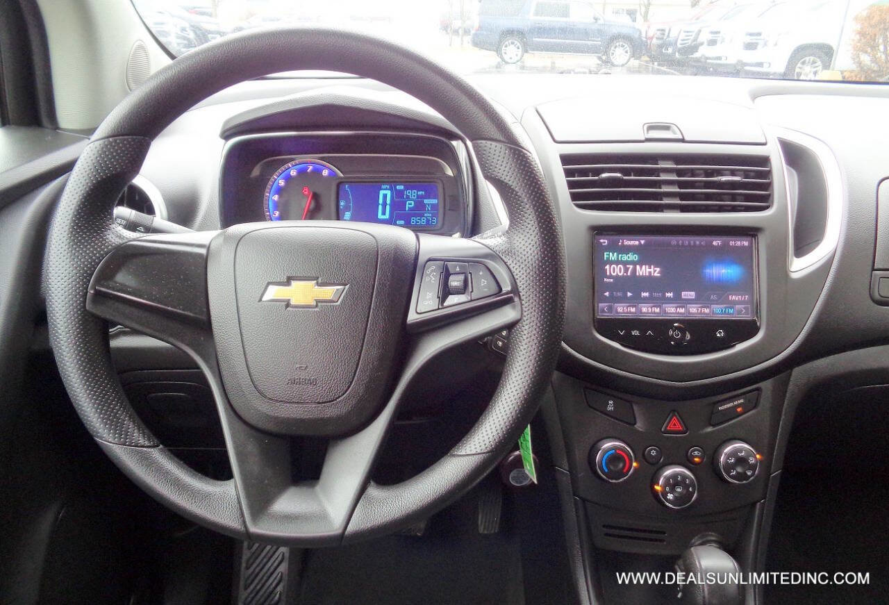 Used 2015 Chevrolet Trax LS AWD/4WD image 10