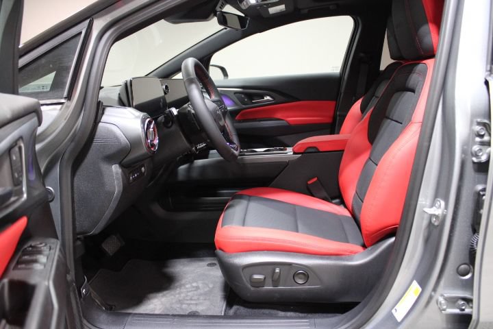 New 2026 Chevrolet Equinox EV RS w/ Convenience Package II FWD image 13