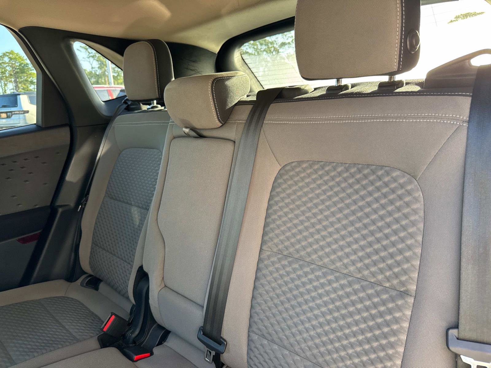 Used 2020 Ford Escape SE image 15