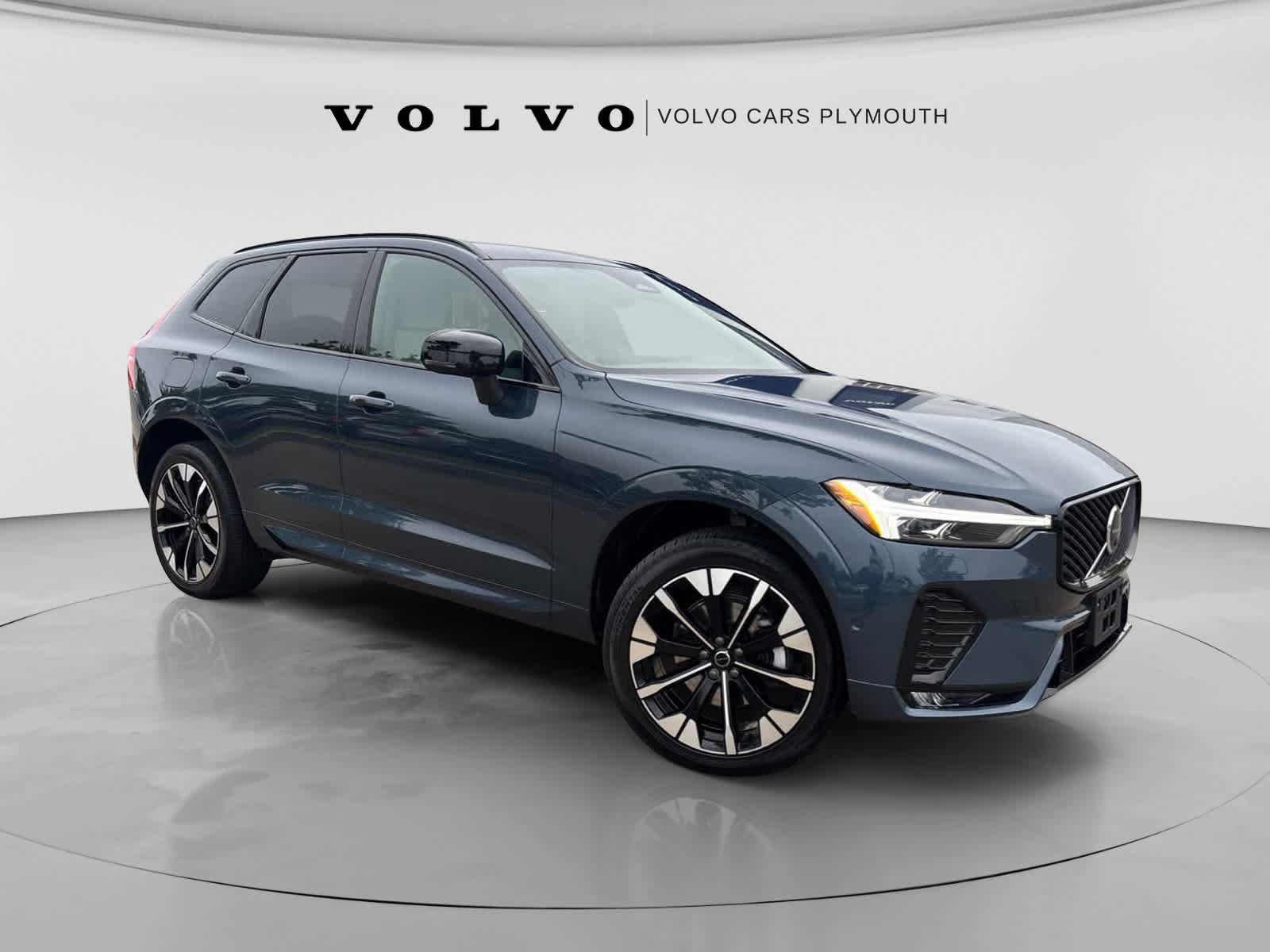 Used 2026 Volvo XC60 B5 Plus AWD/4WD image 2