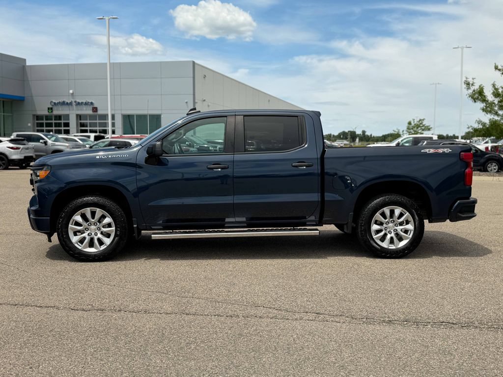 Used 2023 Chevrolet Silverado 1500 Custom AWD/4WD image 10
