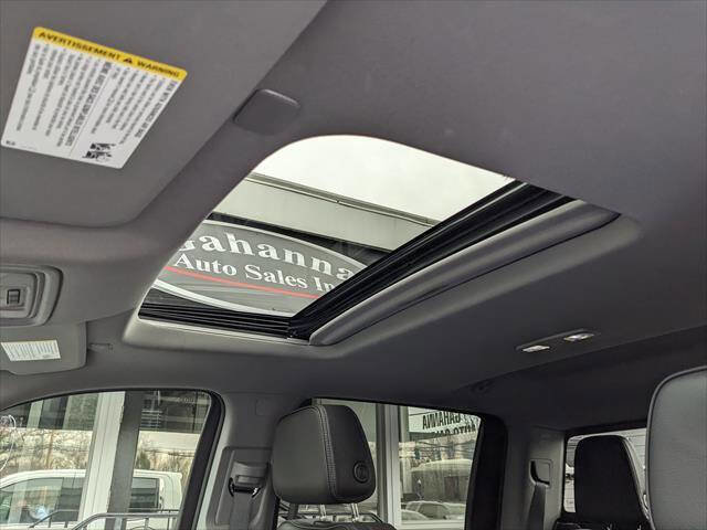 Used 2022 GMC Sierra 1500 Denali w/ Technology Package AWD/4WD image 11