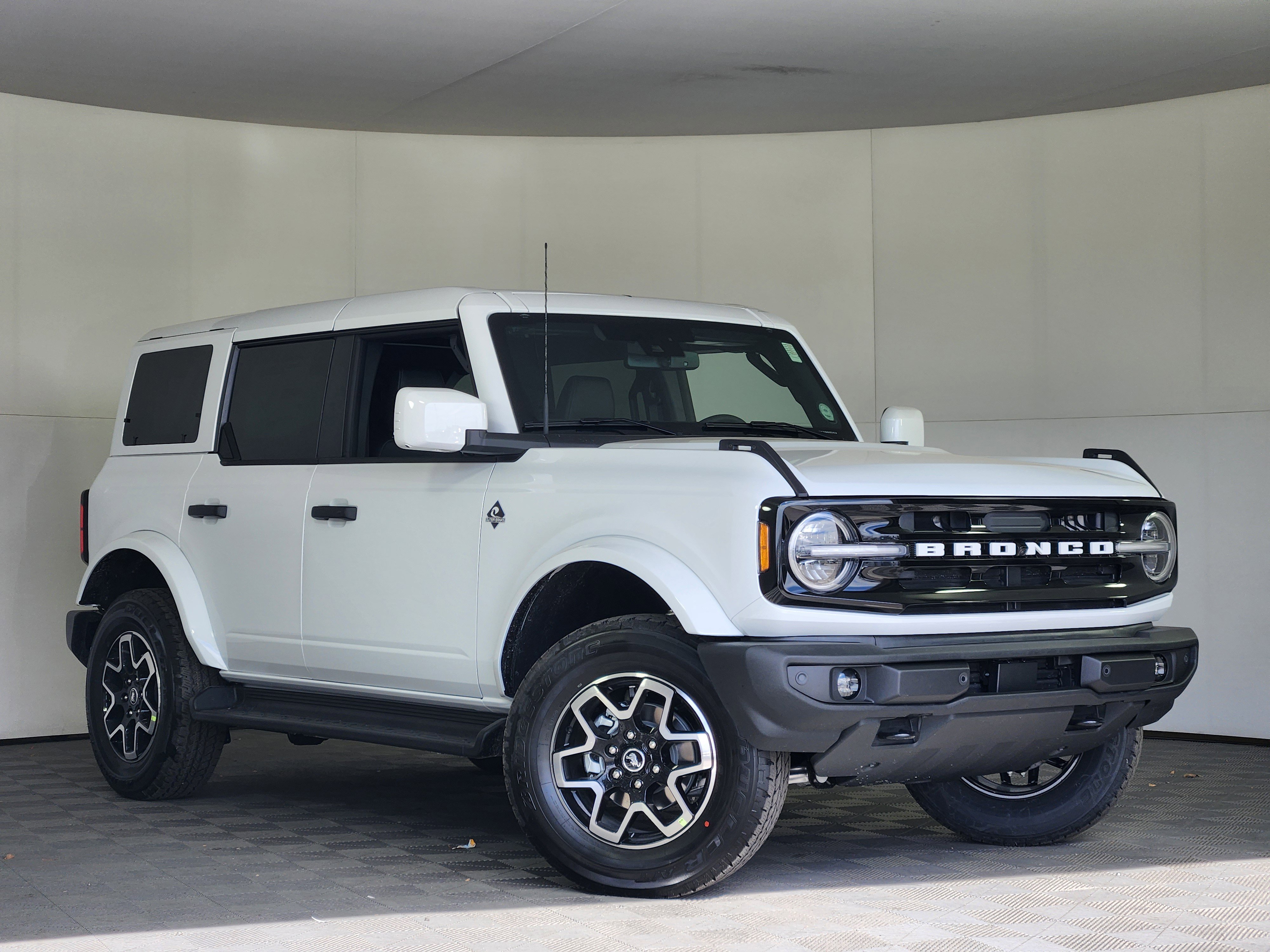 New 2026 Ford Bronco Outer Banks