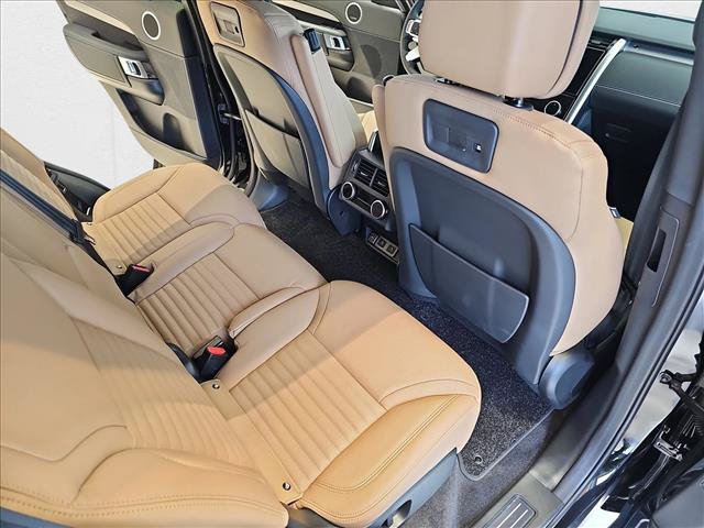 New 2025 Land Rover Discovery Dynamic SE AWD/4WD image 11