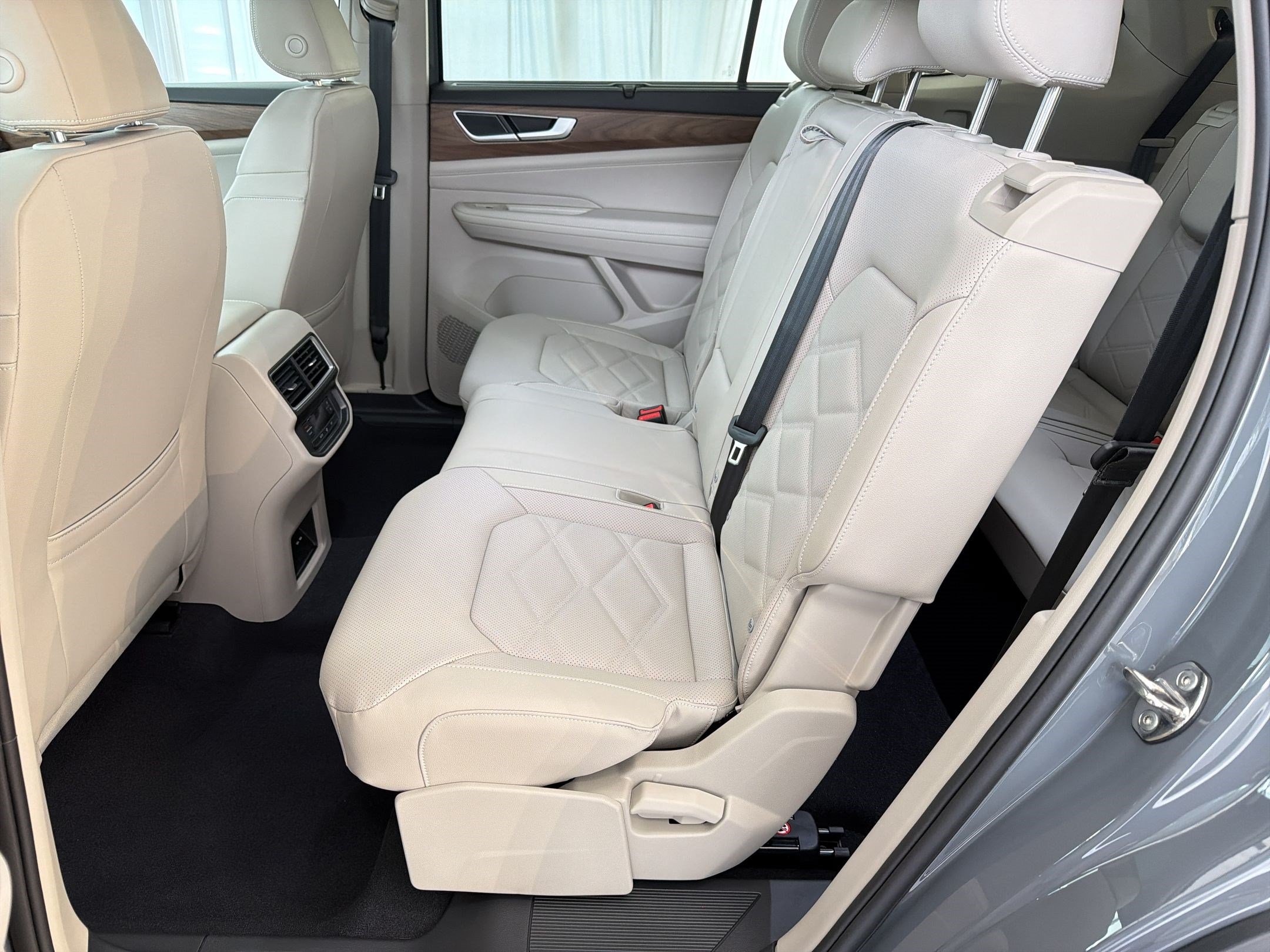 New 2026 Volkswagen Atlas SE FWD image 15
