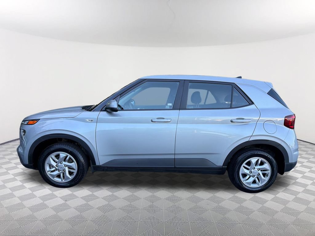 Used 2021 Hyundai Venue SE FWD image 8
