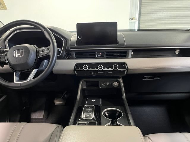 Used 2024 Honda Pilot Touring image 21