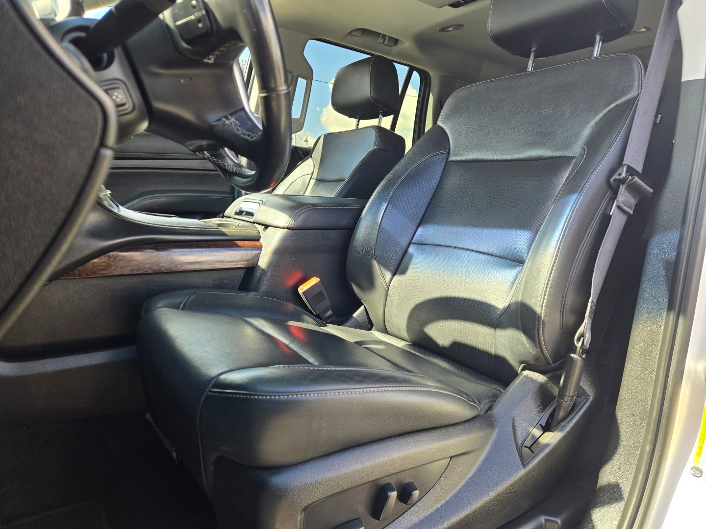 Used 2019 GMC Yukon SLT w/ Graphite Performance Edition image 10