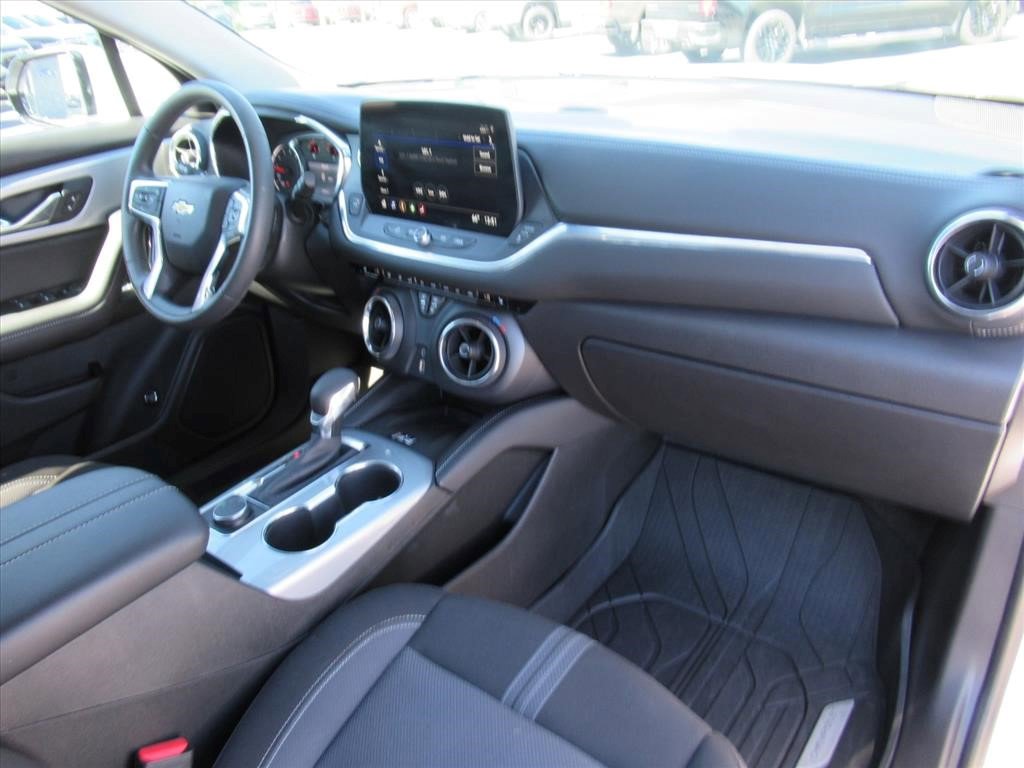 Certified 2024 Chevrolet Blazer LT w/ Convenience Package image 12