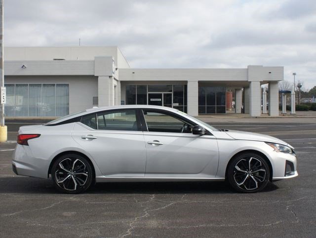 Used 2023 Nissan Altima 2.5 SR image 19