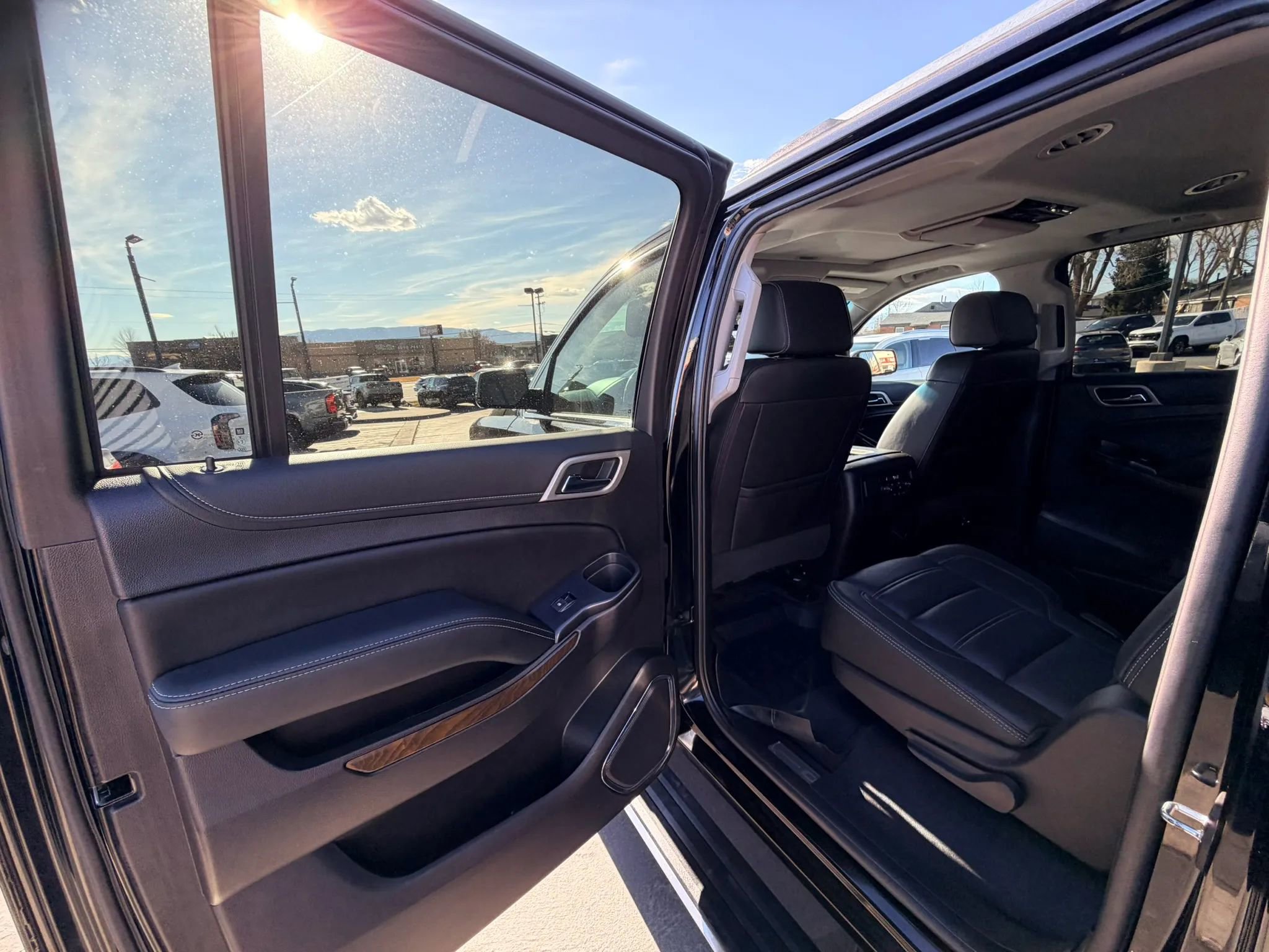 Used 2019 GMC Yukon XL Denali w/ Denali Ultimate Package image 24