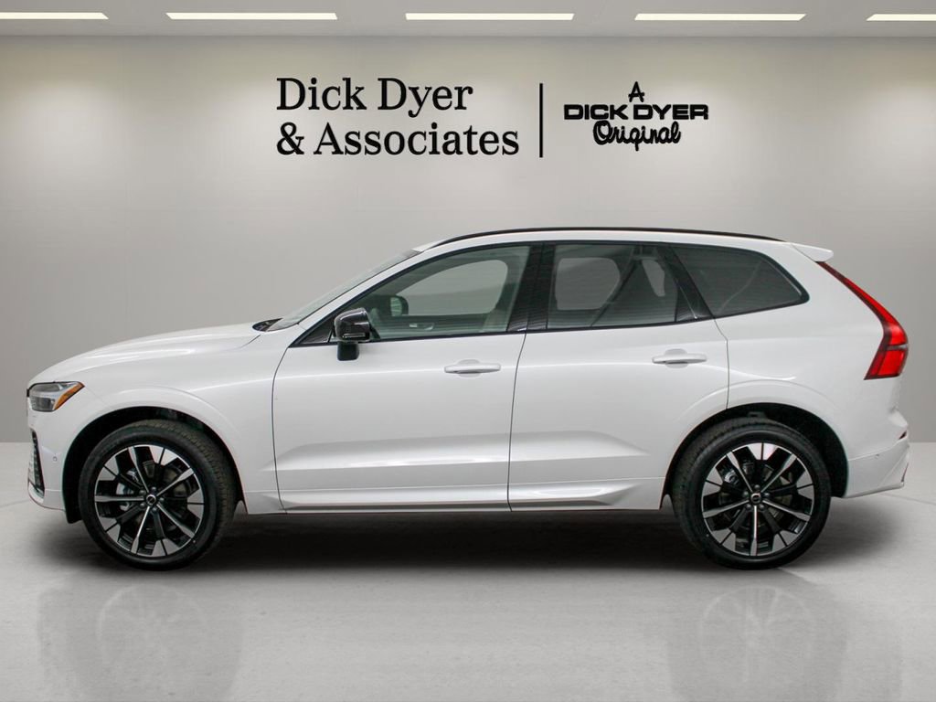 New 2026 Volvo XC60 B5 Plus w/ Protection Package Premier AWD/4WD image 5