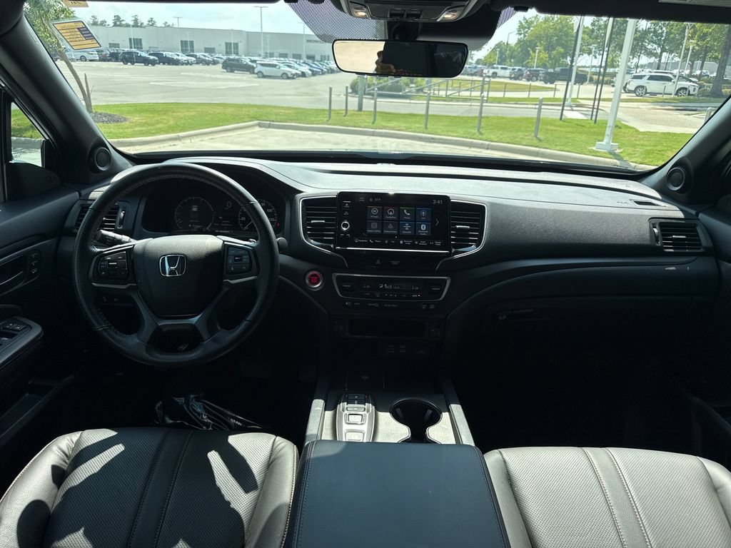 Used 2025 Honda Ridgeline TrailSport image 16