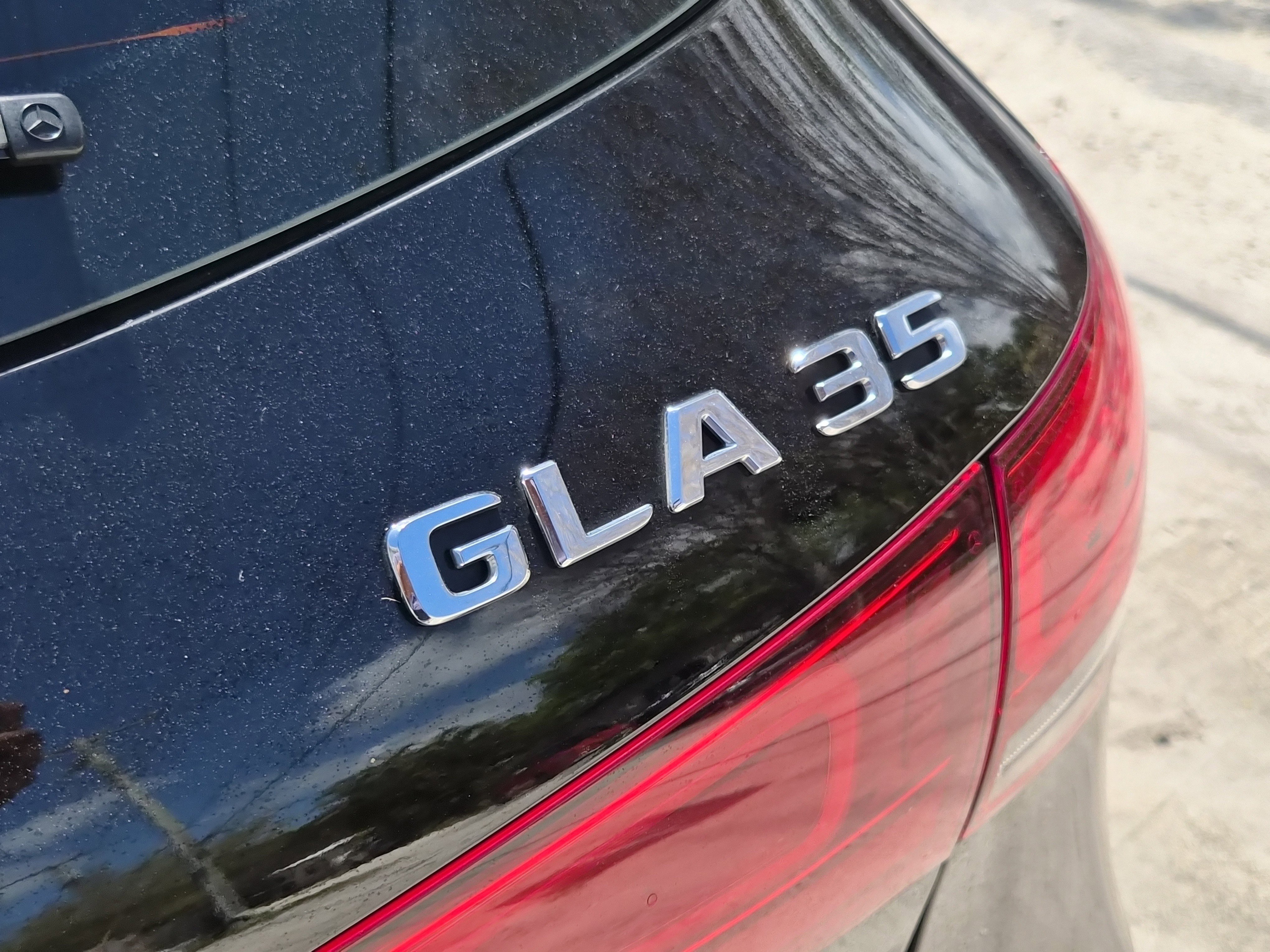 Used 2022 Mercedes-Benz GLA 35 AMG 4MATIC w/ Premium Package Lite image 8