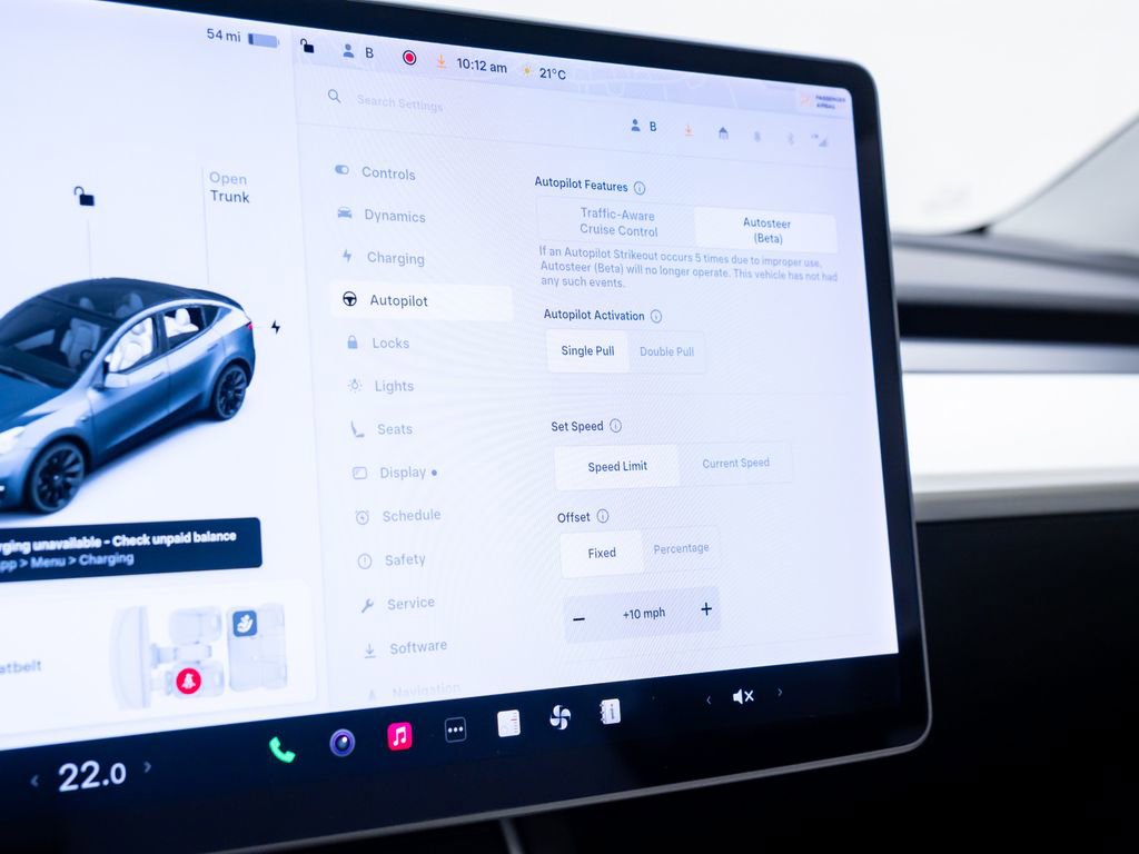 Used 2020 Tesla Model Y Long Range image 27