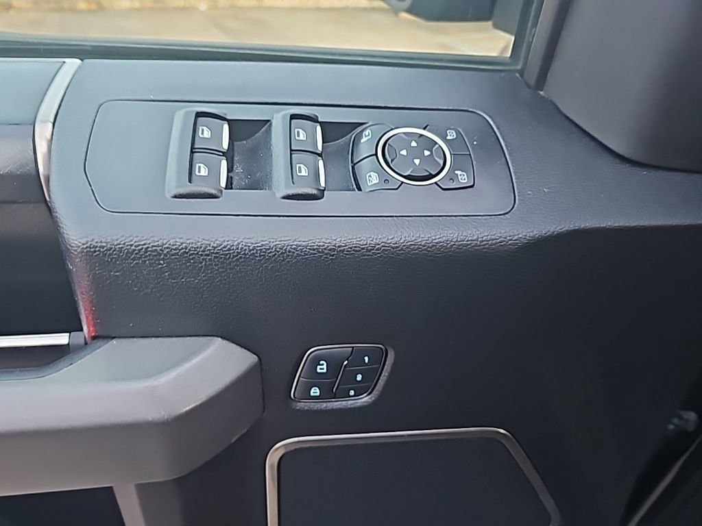 Used 2017 Ford F150 Raptor w/ Equipment Group 802A Luxury image 19