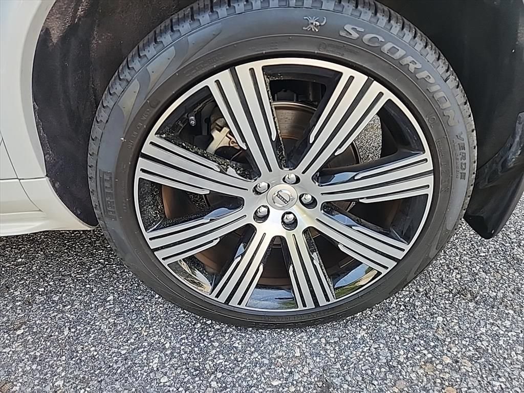 Certified 2024 Volvo XC90 T8 Core w/ Protection Package Premier AWD/4WD image 10