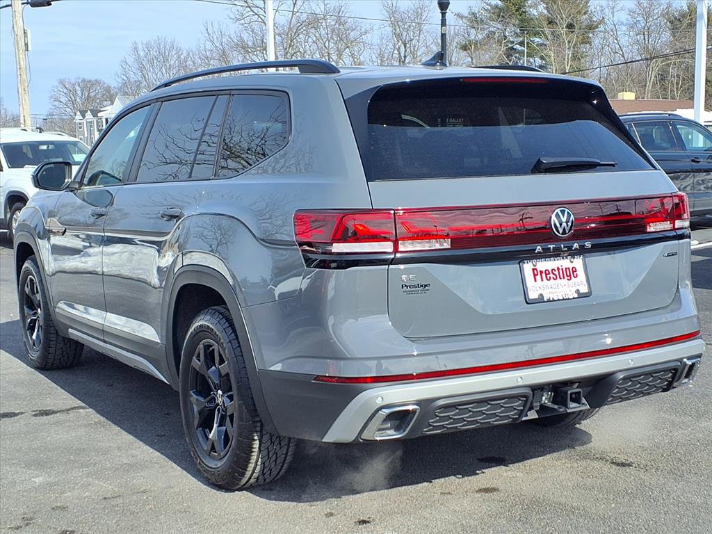 Certified 2025 Volkswagen Atlas Peak Edition SE image 5