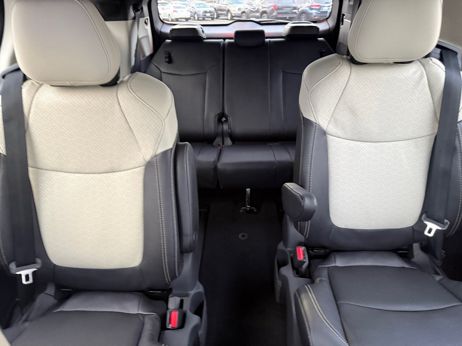 New 2026 Toyota Sienna Platinum AWD/4WD image 18