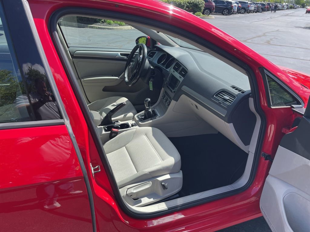 Used 2016 Volkswagen Golf S FWD image 29