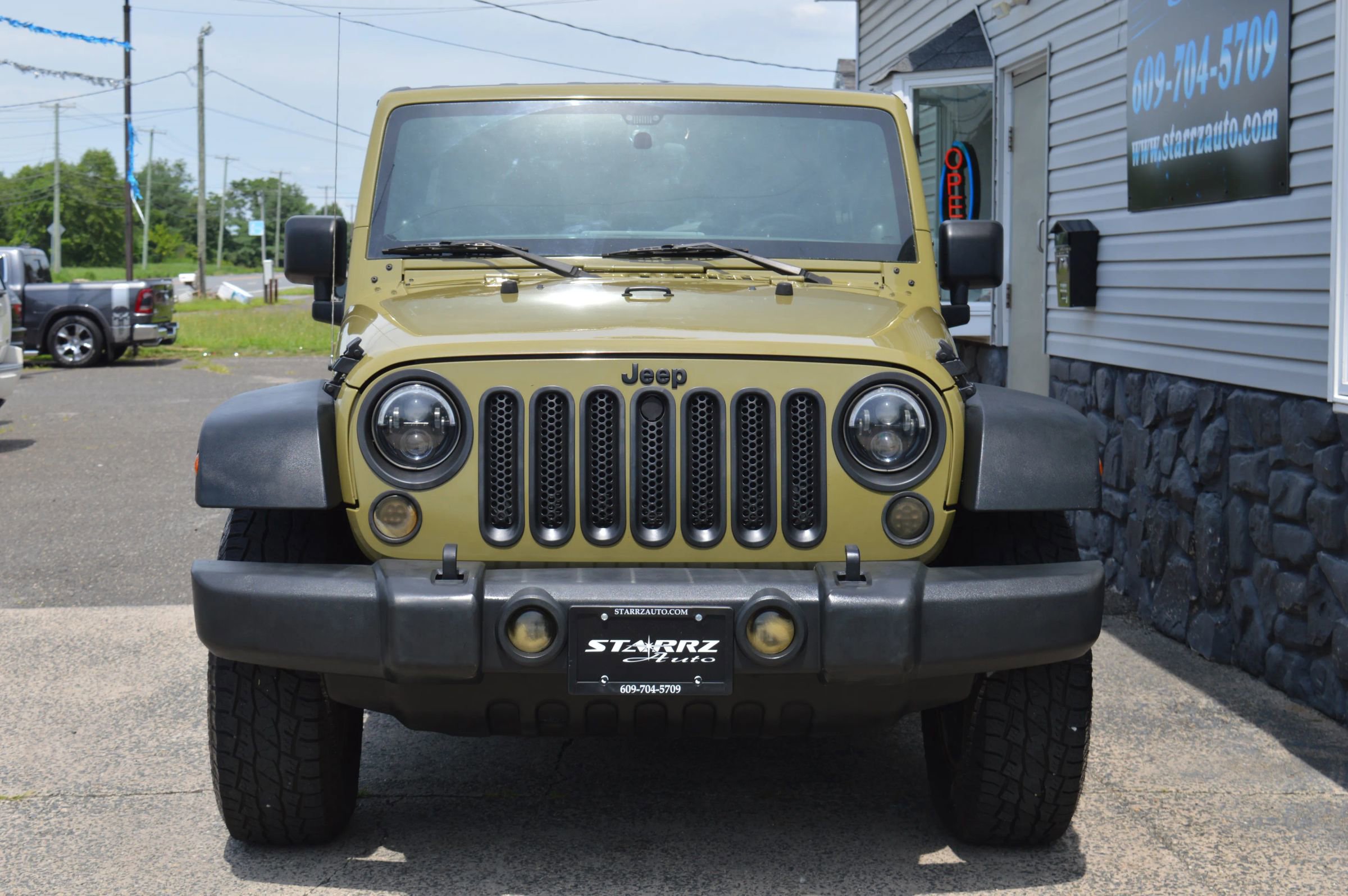 Used 2013 Jeep Wrangler Unlimited Sport w/ Connectivity Group image 8