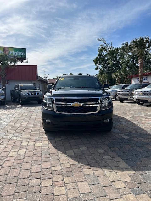 Used 2016 Chevrolet Suburban LT w/ Luxury Package RWD image 2