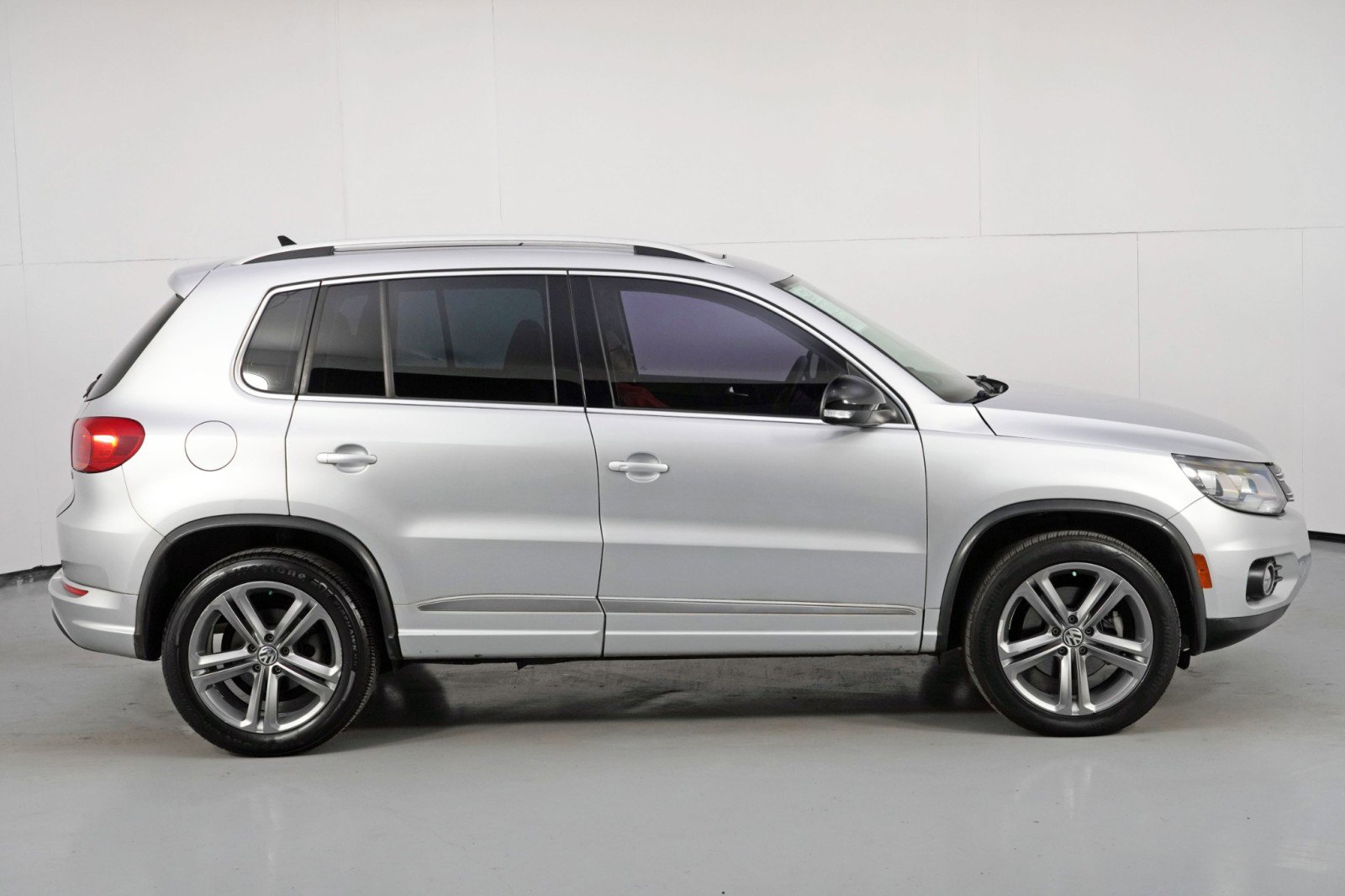 Used 2017 Volkswagen Tiguan Sport image 49