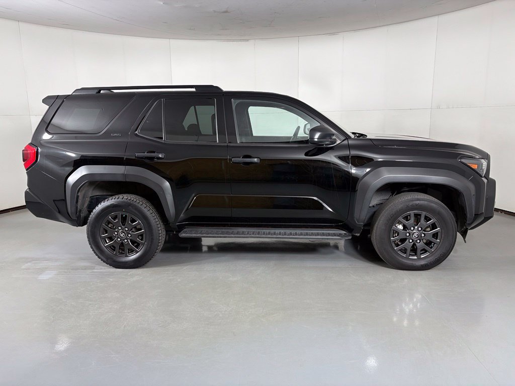 Used 2025 Toyota 4Runner SR5 AWD/4WD image 9