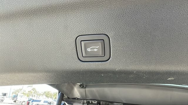 Used 2025 Chevrolet Suburban Z71 AWD/4WD image 33