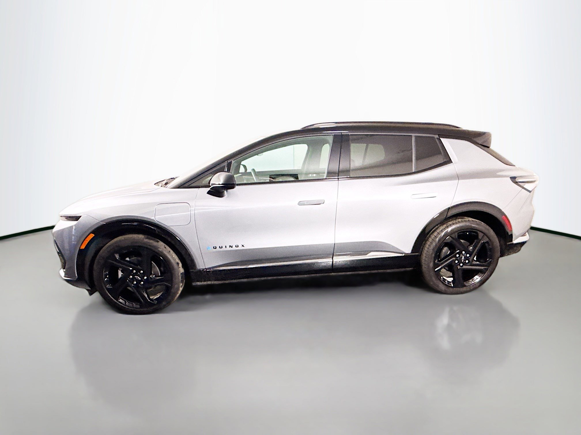 Used 2025 Chevrolet Equinox EV RS w/ Convenience Package II image 6