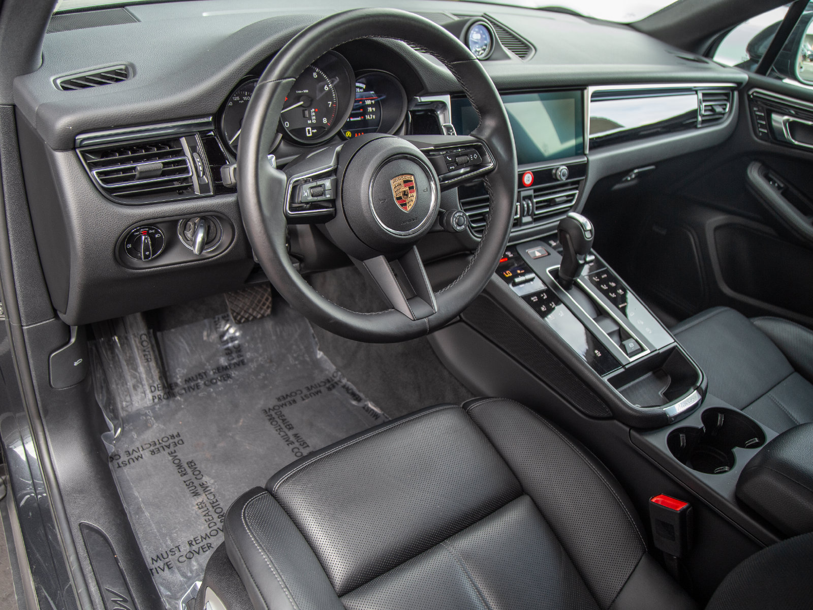 Certified 2024 Porsche Macan AWD/4WD image 4