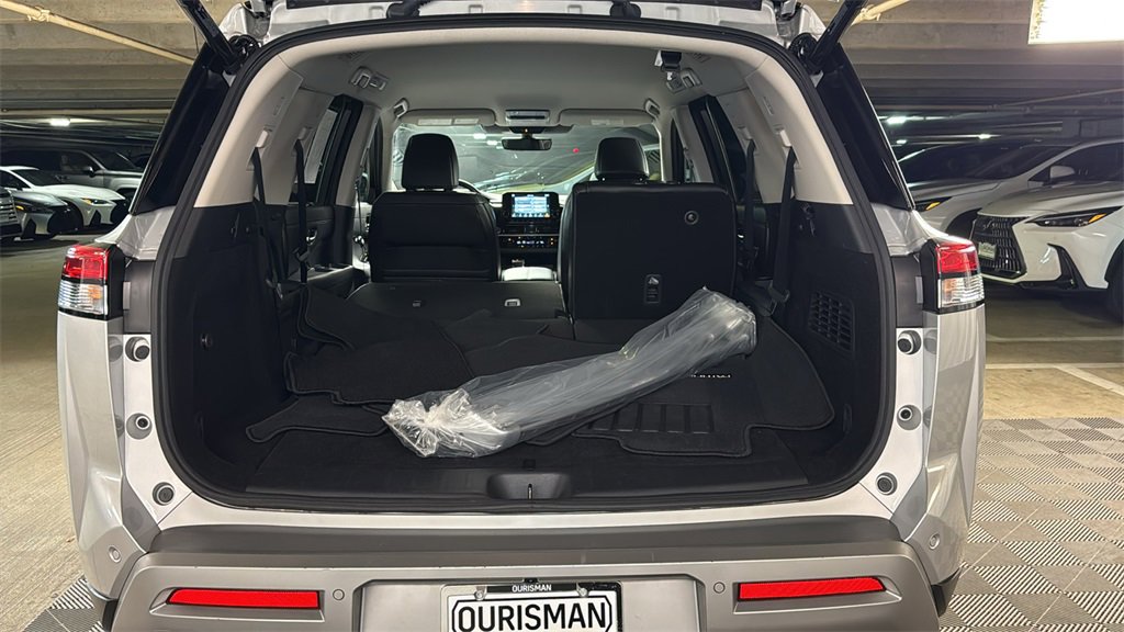 Used 2024 Nissan Pathfinder SL image 12