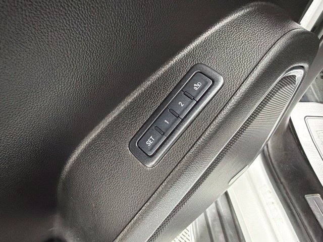 Used 2015 Chevrolet Tahoe LTZ AWD/4WD image 31