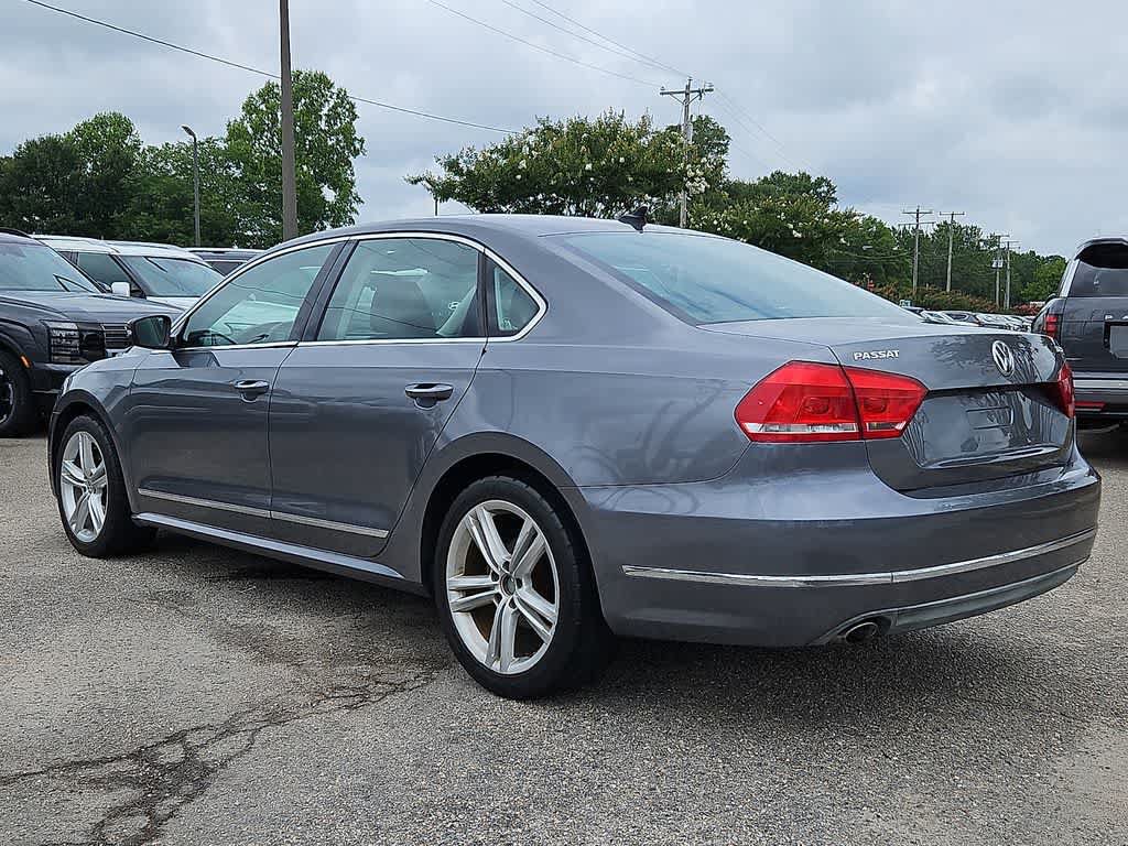Used 2015 Volkswagen Passat TDI SEL Premium FWD image 4