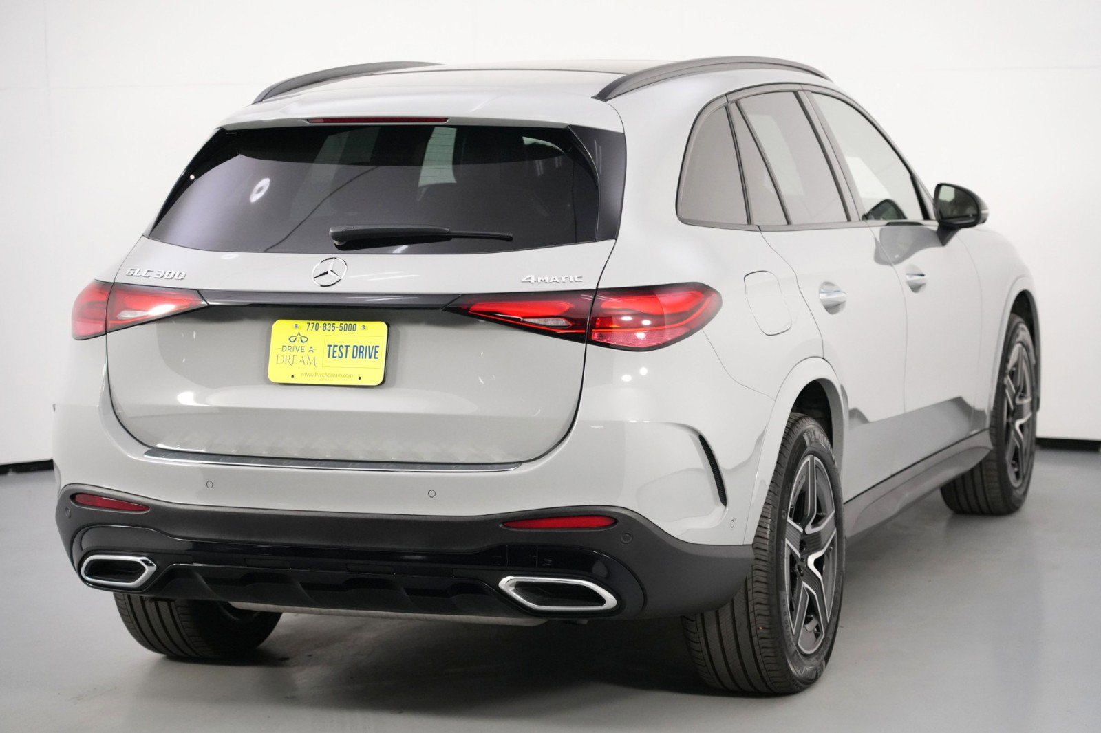 Used 2025 Mercedes-Benz GLC 300 4MATIC w/ AMG Line image 55