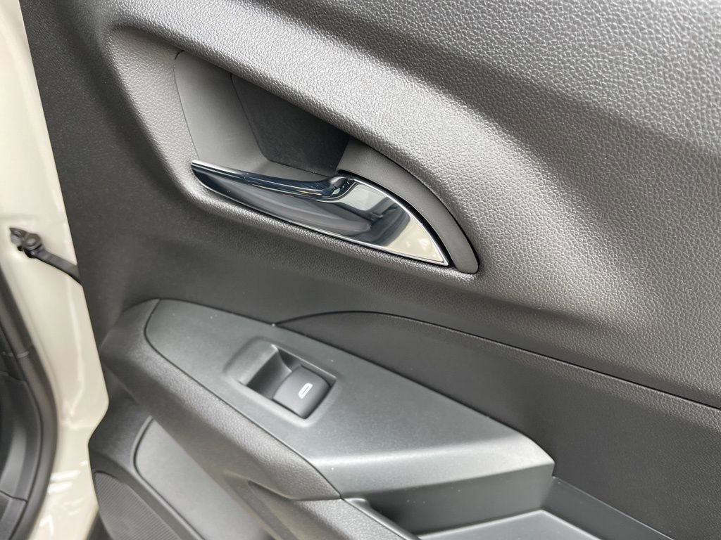 New 2026 Chevrolet Trax RS w/ Driver Confidence Package image 36